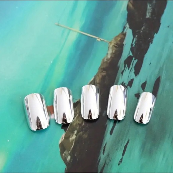 Press On Nails Short Super Shiny Nails Square Silver 24 Pcs - Picture 3 of 4